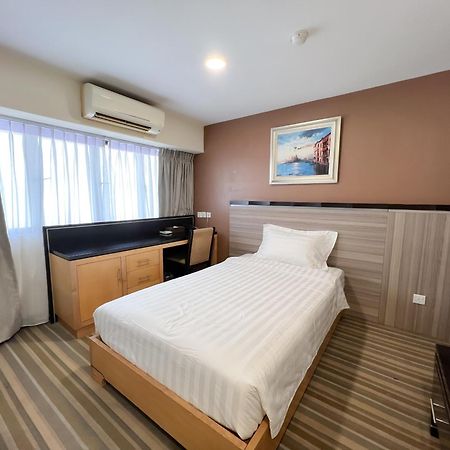 Malacca Hallmark Express Hotel מראה חיצוני תמונה